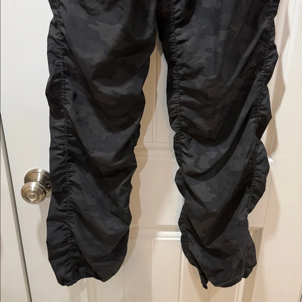 Black Kyodan Ruched Pants | Medium - Picture 4 of 7